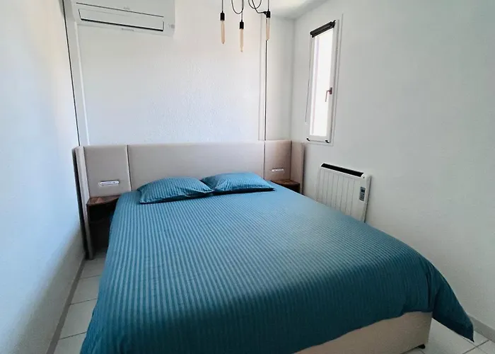 Sea Blue Les Roches Marines *